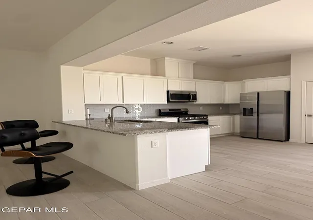 Photo 3 of Sale Pending at 13110 Castleford Ln, El Paso, TX 79928 | MLS# 942874 | Listing updated on 2026-08-31