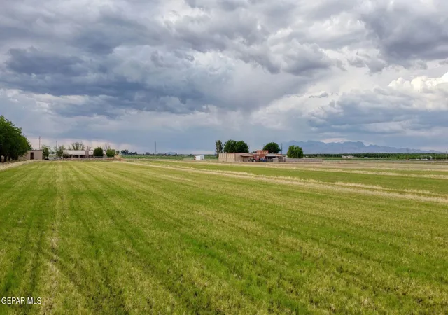 Photo 4 of House for sale at 3025/3035 W O'hara Rd, Anthony, NM 88021 | MLS# 943045 | Listing updated on 2026-04-29