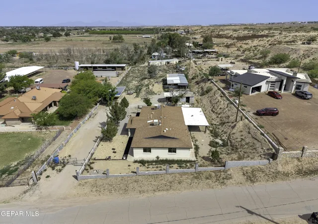 3rd image of 943 Quail Mesa Dr, El Paso, TX 79927 | MLS# 943505