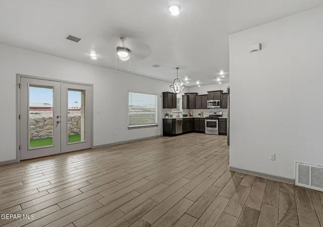 Photo 4 of Single family home for sale at 7775 Enchanted View Dr, El Paso, TX 79911 | MLS# 943596 | Listing updated on 2026-09-20