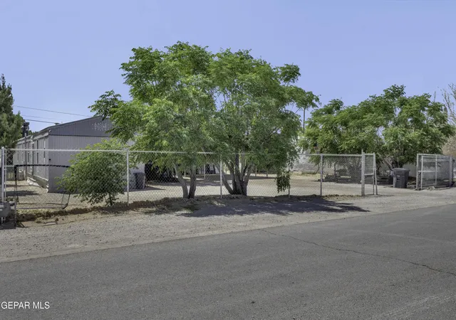 Photo 3 of Sale Pending at 14628 Norcross Pl, El Paso, TX 79928 | MLS# 943923 | Listing updated on 2026-10-08