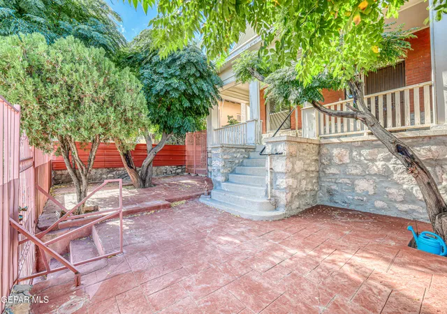 Photo 3 of Single family home for sale at 1805 Arizona Ave, El Paso, TX 79902 | MLS# 943670 | Listing updated on 2026-09-20