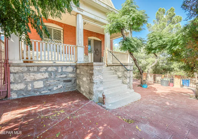 Photo 2 of Single family home for sale at 1805 Arizona Ave, El Paso, TX 79902 | MLS# 943670 | Listing updated on 2026-09-20