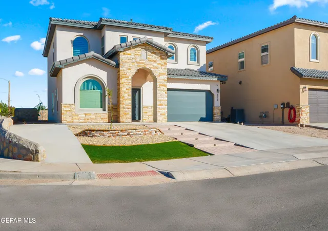 Photo 2 of Single family home for sale at 300 Samuel Vista St, Horizon City, TX 79928 | MLS# 943812 | Listing updated on 2026-09-25