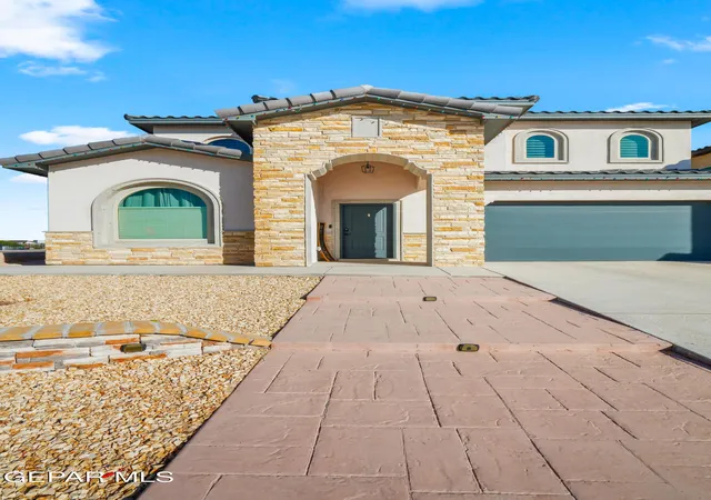 Photo 3 of Single family home for sale at 300 Samuel Vista St, Horizon City, TX 79928 | MLS# 943812 | Listing updated on 2026-09-25