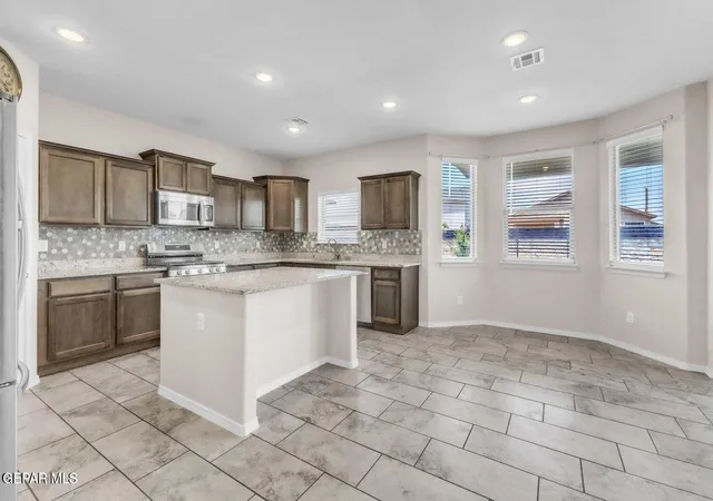 3rd image of 7364 Norte Portugal Ln, El Paso, TX 79934 | MLS# 943903