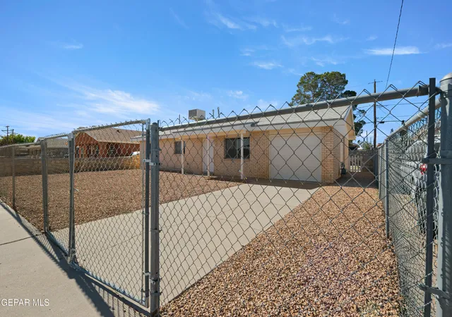 Photo 2 of Sale Pending at 249 Mecca Dr, El Paso, TX 79907 | MLS# 943955 | Listing updated on 2026-09-11
