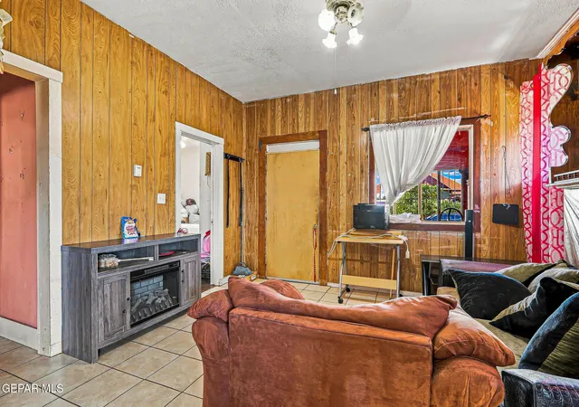 Photo 4 of Sale Pending at 3320 Hamilton Ave, El Paso, TX 79930 | MLS# 949224 | Listing updated on 2026-09-12