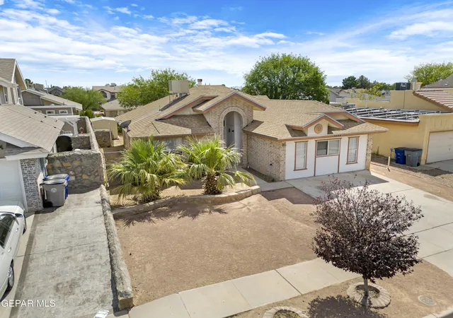 Photo 4 of Single family home for sale at 12088 Autumn Gate Dr, El Paso, TX 79936 | MLS# 944192 | Listing updated on 2026-08-28