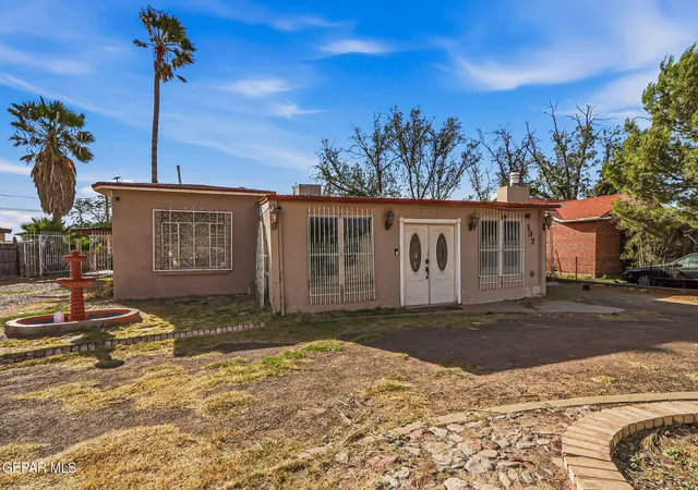 Photo 2 of Single family home for sale at 137 Rio Monte St, El Paso, TX 79915 | MLS# 945276 | Listing updated on 2026-09-08