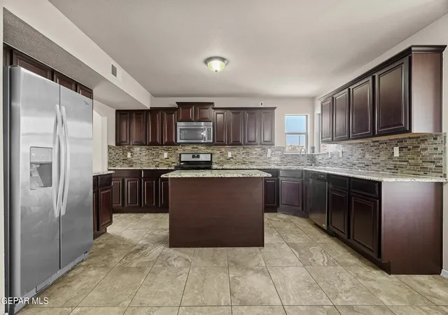 Photo 3 of Sale Pending at 11365 W Ranch Ct, El Paso, TX 79934 | MLS# 948144 | Listing updated on 2026-09-07