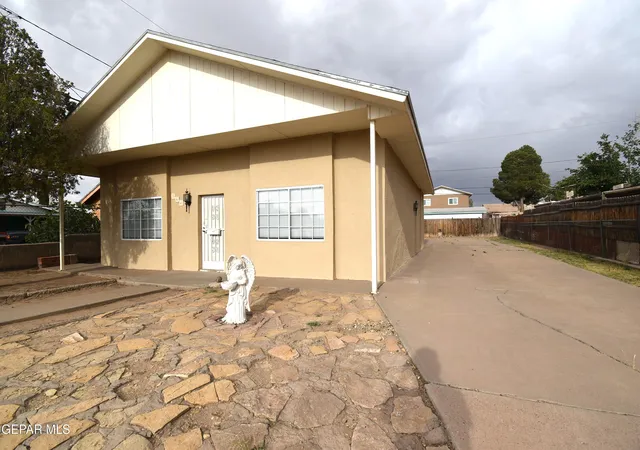 2nd image of 646 Casa Grande Pl, El Paso, TX 79907 | MLS# 944407