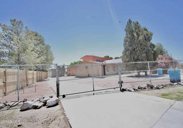 Photo 3 of Multi family home for sale at 9967 Gideon Cir, El Paso, TX 79927 | MLS# 944410 | Listing updated on 2026-05-22