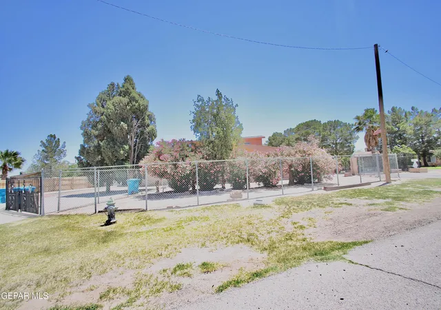 Photo 3 of House for sale at 9967 Gideon Cir, El Paso, TX 79927 | MLS# 944410 | Listing updated on 2026-05-22