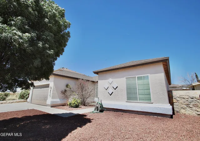 Photo 3 of Single family home for sale at 6828 Jordyn Emily Ln, El Paso, TX 79932 | MLS# 944412 | Listing updated on 2026-08-22