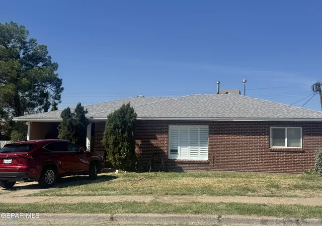 Single family home for sale at 907 Brazil Pl, El Paso, TX 79903 | MLS# 944612