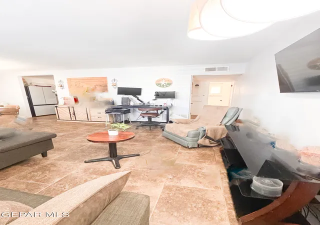 Photo 4 of Single family home for sale at 907 Brazil Pl, El Paso, TX 79903 | MLS# 944612 | Listing updated on 2026-07-22