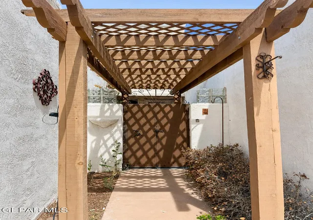 Photo 3 of Townhouse for sale at 1702 Calle Paz Pl, El Paso, TX 79935 | MLS# 946188 | Listing updated on 2026-09-18