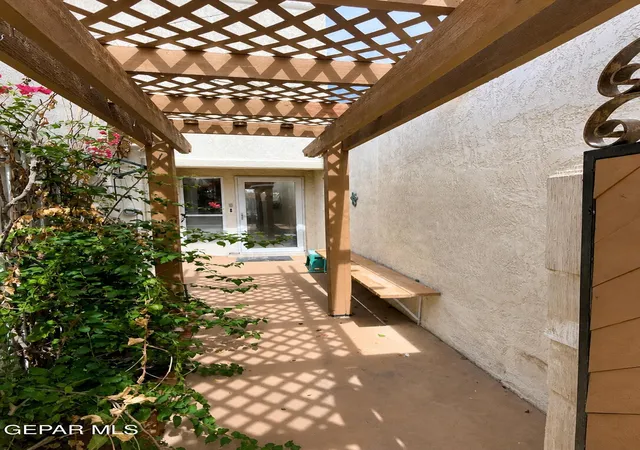 Photo 3 of Townhouse for sale at 1702 Calle Paz Pl, El Paso, TX 79935 | MLS# 946188 | Listing updated on 2026-09-18