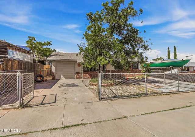 3rd image of 5021 Royal Dr, El Paso, TX 79924 | MLS# 944593