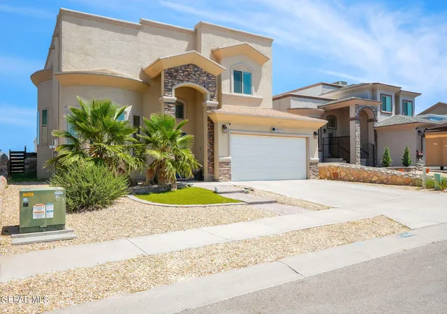 Photo 3 of Single family home for sale at 7833 Enchanted Trl Dr, El Paso, TX 79911 | MLS# 946384 | Listing updated on 2026-06-24