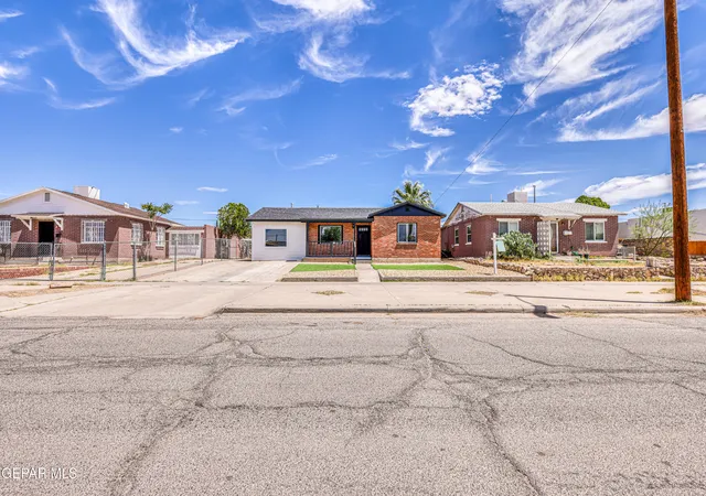Photo 3 of Sale Pending at 4637 La Luz Ave, El Paso, TX 79903 | MLS# 944913 | Listing updated on 2026-09-15