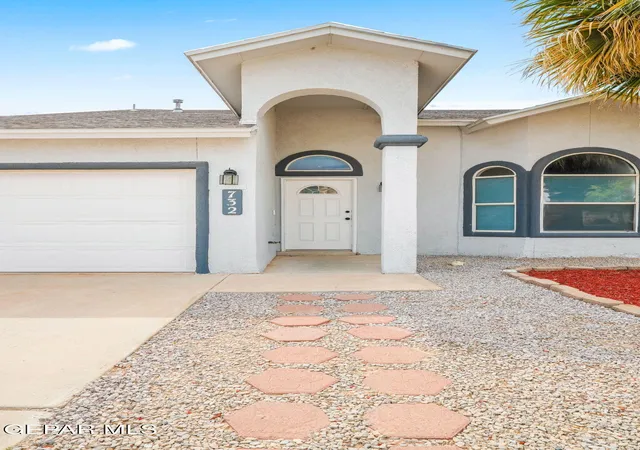 Photo 3 of Single family home for sale at 732 Desert Ash Dr, Horizon City, TX 79928 | MLS# 944754 | Listing updated on 2026-09-21