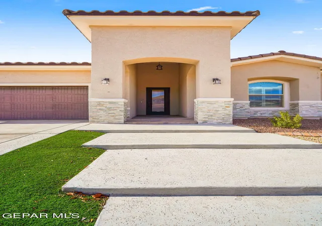 Photo 3 of Sale Pending at 2195 Enchanted Crst Dr, El Paso, TX 79911 | MLS# 944911 | Listing updated on 2026-09-06