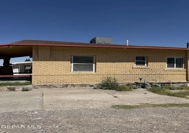 3rd image of 2002 Detroit Ave, El Paso, TX 79902 | MLS# 945600