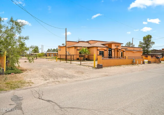 2nd image of 248 S Moon Rd, El Paso, TX 79927 | MLS# 945173
