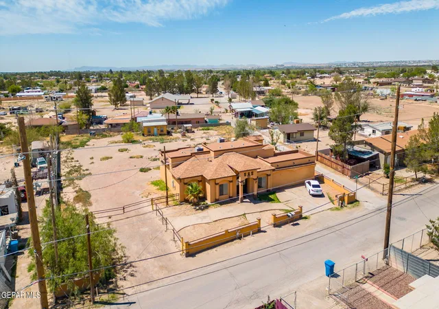 3rd image of 248 S Moon Rd, El Paso, TX 79927 | MLS# 945173