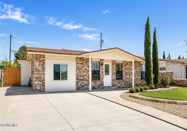 Photo 3 of Sale Pending at 404 Rocca Ln, El Paso, TX 79915 | MLS# 946079 | Listing updated on 2026-08-24