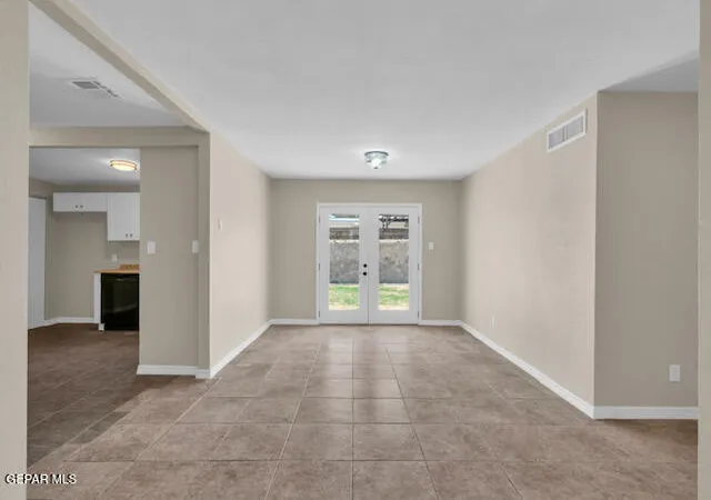 Photo 3 of Sale Pending at 404 Rocca Ln, El Paso, TX 79915 | MLS# 946079 | Listing updated on 2026-08-24