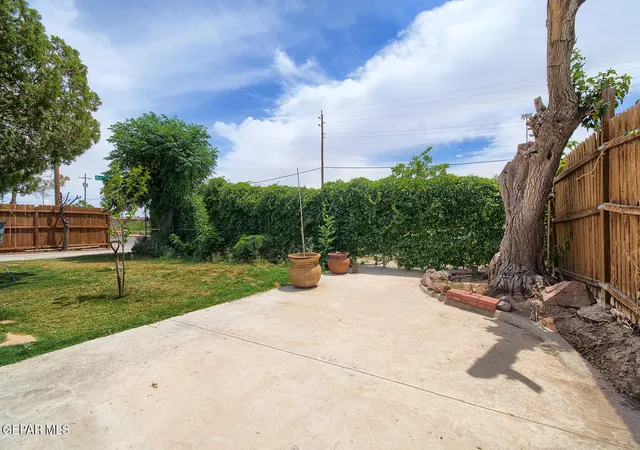 Photo 3 of Sale Pending at 7233 Stiles Dr, El Paso, TX 79915 | MLS# 945110 | Listing updated on 2026-09-03