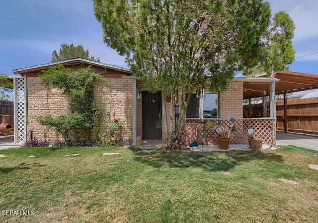 Photo 3 of Sale Pending at 7233 Stiles Dr, El Paso, TX 79915 | MLS# 945110 | Listing updated on 2026-09-03