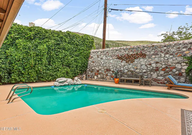 Photo 2 of Sale Pending at 4332 Donnybrook Pl, El Paso, TX 79902 | MLS# 945113 | Listing updated on 2026-08-05