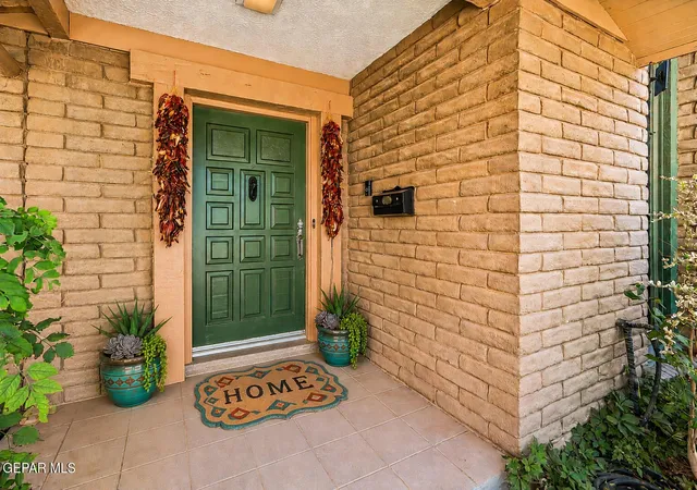 Photo 4 of Sale Pending at 4332 Donnybrook Pl, El Paso, TX 79902 | MLS# 945113 | Listing updated on 2026-08-05