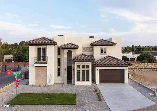 Photo 2 of Single family home for sale at 820 W Gate Dr, El Paso, TX 79932 | MLS# 945353 | Listing updated on 2026-09-14