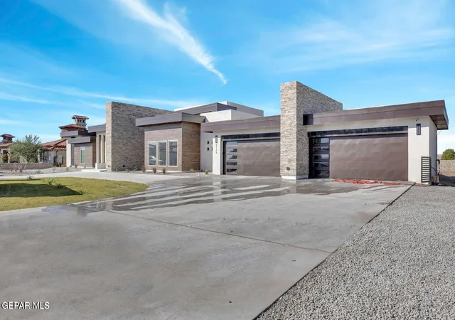 Photo 1 of Single family home for sale at 469 Country Oaks Dr, El Paso, TX 79932 | MLS# 945567 | Listing updated on 2026-09-21