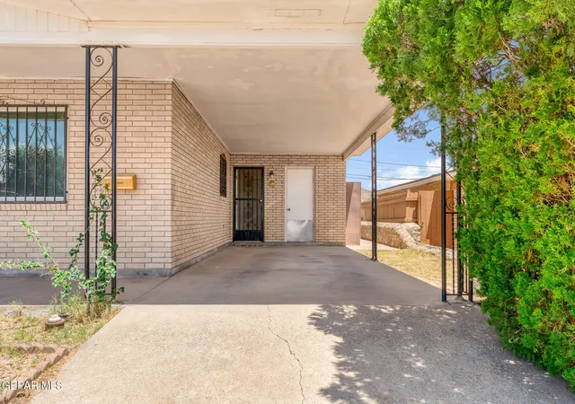 Photo 3 of Sale Pending at 2611 Jefferson Ave, El Paso, TX 79930 | MLS# 945377 | Listing updated on 2026-09-04