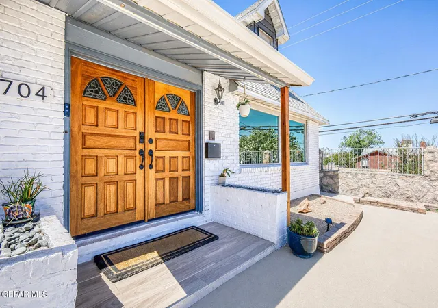 Photo 1 of Single family home for sale at 704 Mckelligon Dr, El Paso, TX 79902 | MLS# 945386 | Listing updated on 2026-09-20