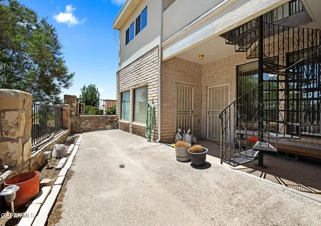 Photo 1 of Single family home for sale at 124 Casitas Del Este Ln, El Paso, TX 79935 | MLS# 945542 | Listing updated on 2026-07-06