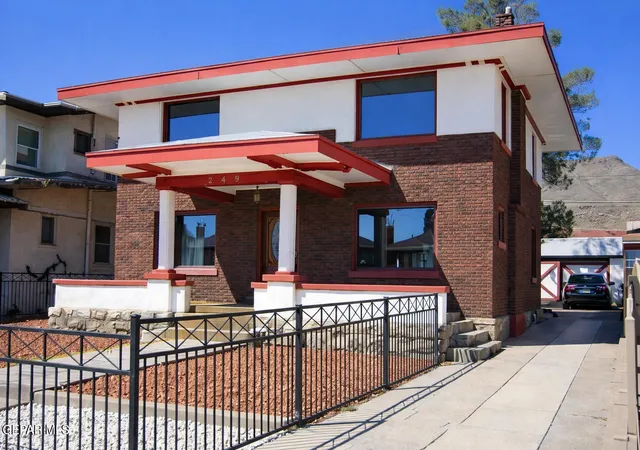 Photo 3 of Multi family home for sale at 2429 Montana Ave, El Paso, TX 79903 | MLS# 945575 | Listing updated on 2026-08-01