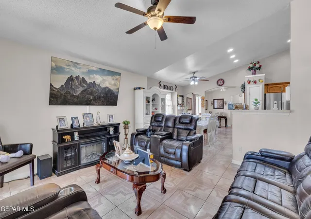 Homes for sale in Horizon City, TX | 317 De Palma Pl, Horizon City, TX 79928 | MLS# 946150