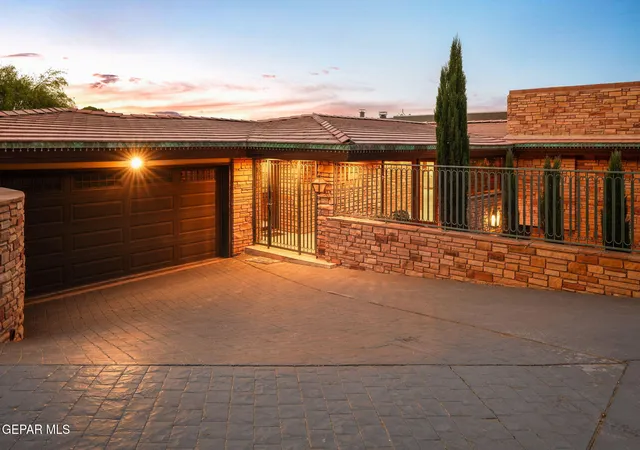Photo 2 of Single family home for sale at 2304 Red Blf Rd, El Paso, TX 79930 | MLS# 945633 | Listing updated on 2026-07-02