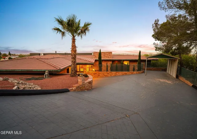 Photo 3 of Single family home for sale at 2304 Red Blf Rd, El Paso, TX 79930 | MLS# 945633 | Listing updated on 2026-07-02