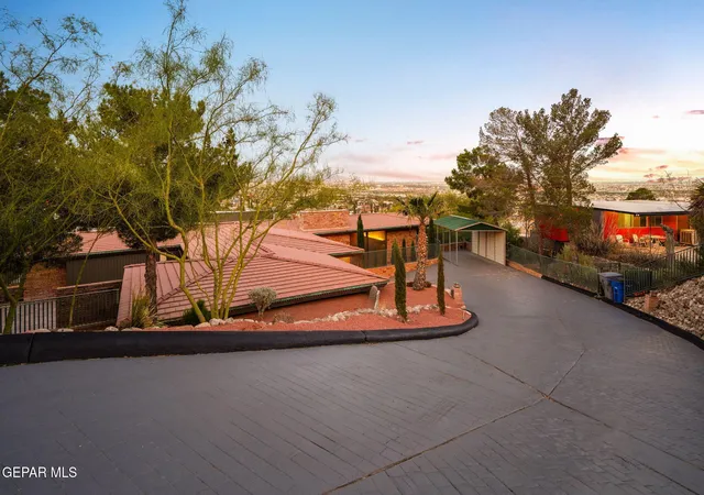 Photo 3 of Single family home for sale at 2304 Red Blf Rd, El Paso, TX 79930 | MLS# 945633 | Listing updated on 2026-07-02