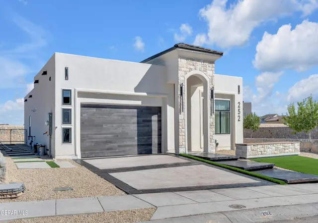 Photo 3 of Single family home for sale at 236 Mar Vista Pl, El Paso, TX 79928 | MLS# 945624 | Listing updated on 2026-09-10