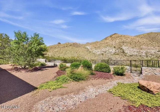 Photo 2 of Single family home for sale at 1092 Thunderbird Dr, El Paso, TX 79912 | MLS# 945661 | Listing updated on 2026-09-17
