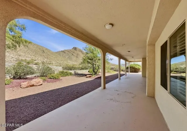 Photo 3 of Single family home for sale at 1092 Thunderbird Dr, El Paso, TX 79912 | MLS# 945661 | Listing updated on 2026-09-17